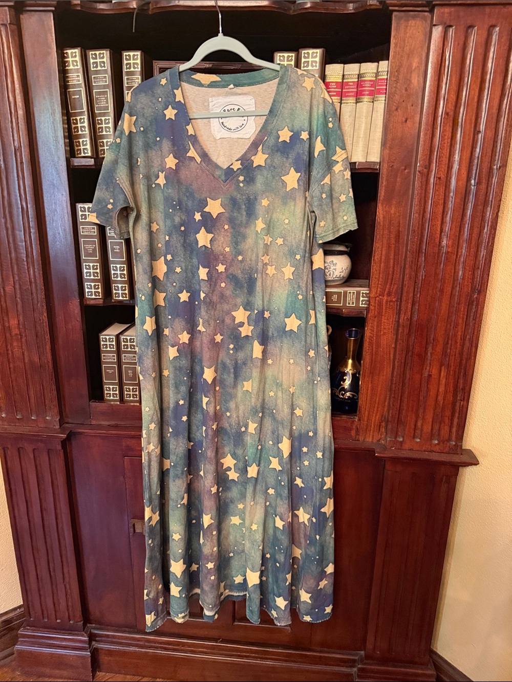 A rare bird. Star Print V-Neck Maxi Dress in Multicolor great